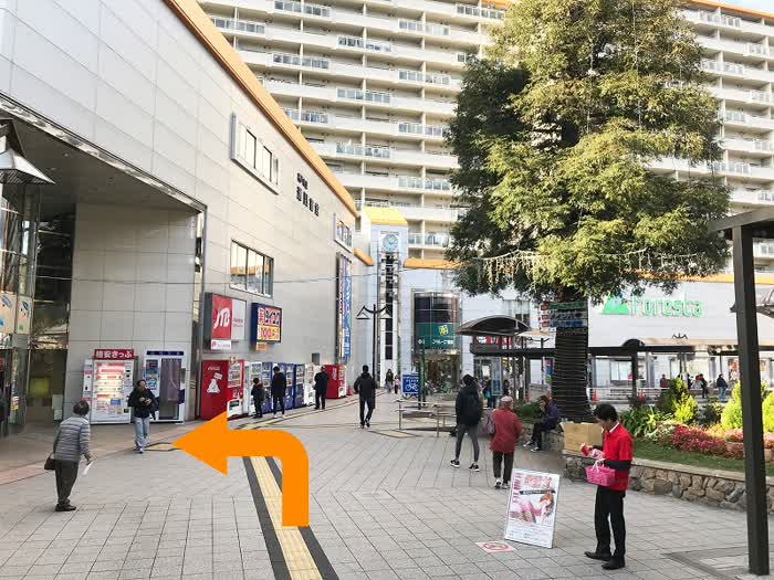 フォレスタ六甲の手前を左へ